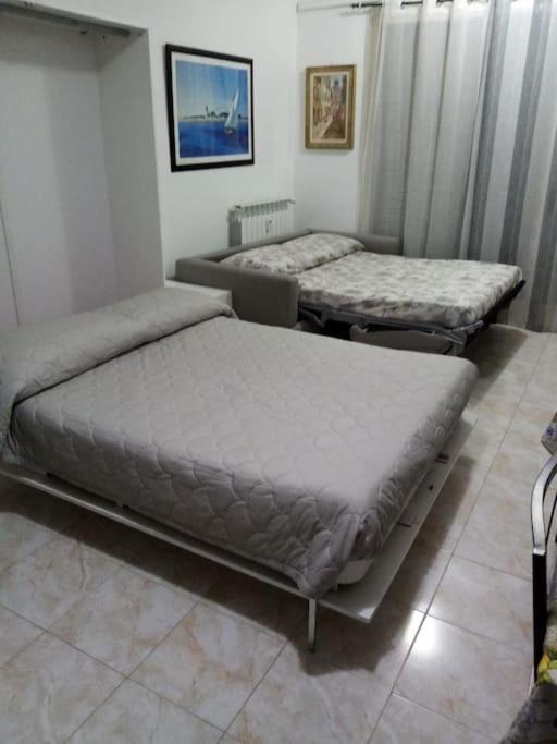 Ampio Monolocale Con Terrazzo - A 2 Passi Dal Mare Apartment Latte Ngoại thất bức ảnh