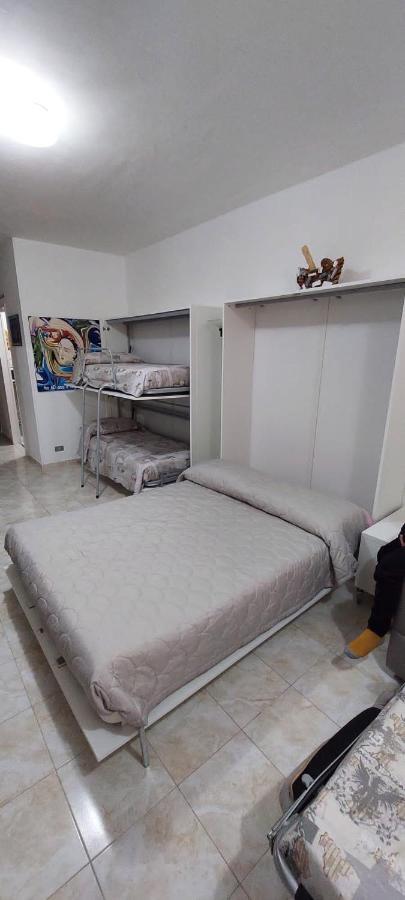 Ampio Monolocale Con Terrazzo - A 2 Passi Dal Mare Apartment Latte Ngoại thất bức ảnh