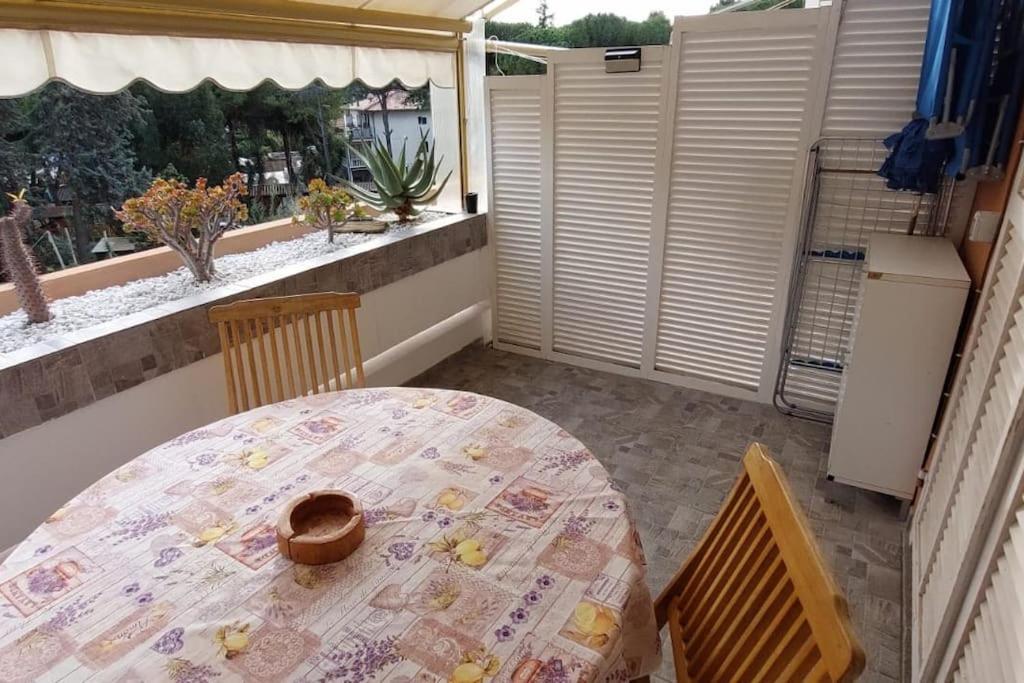 Ampio Monolocale Con Terrazzo - A 2 Passi Dal Mare Apartment Latte Ngoại thất bức ảnh
